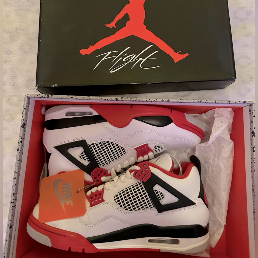 Nike Jordan 4’s
